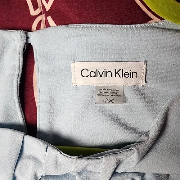 Blue sleeveless top - Picture 2 of 3